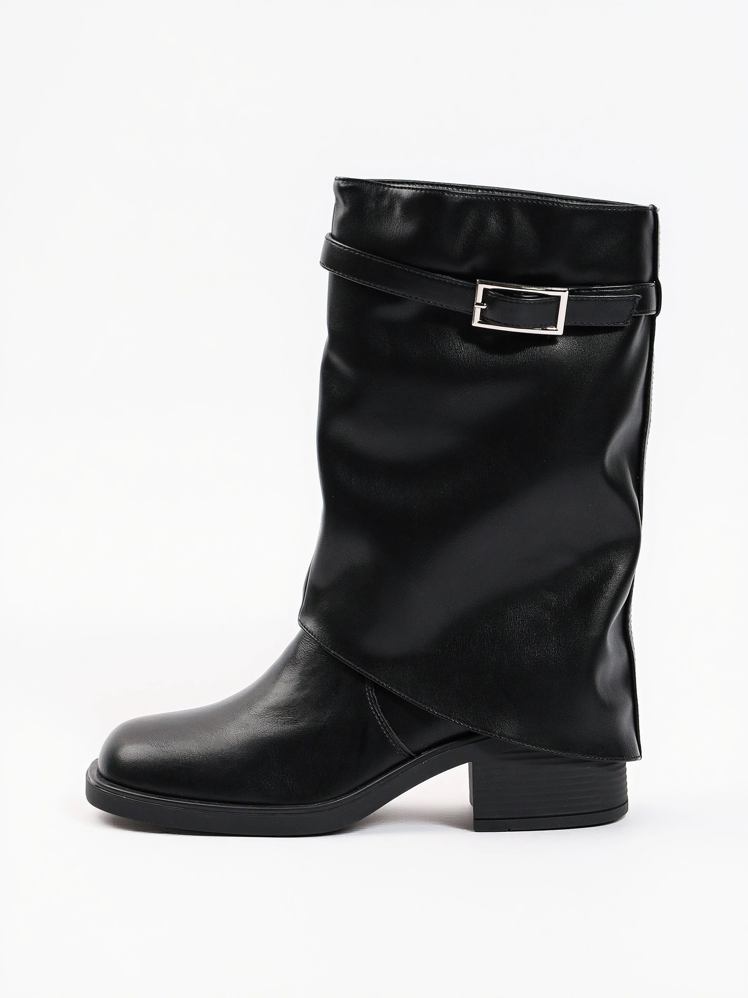 Сапоги укороченные с отворотом черного цвета